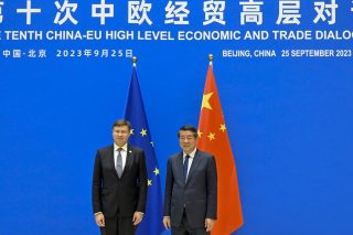 dombrovskis - he lifeng